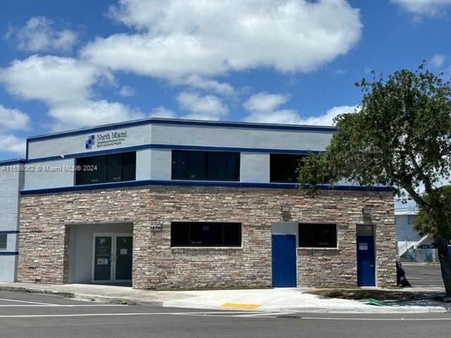 12700 W Dixie Hwy Property Photo 1