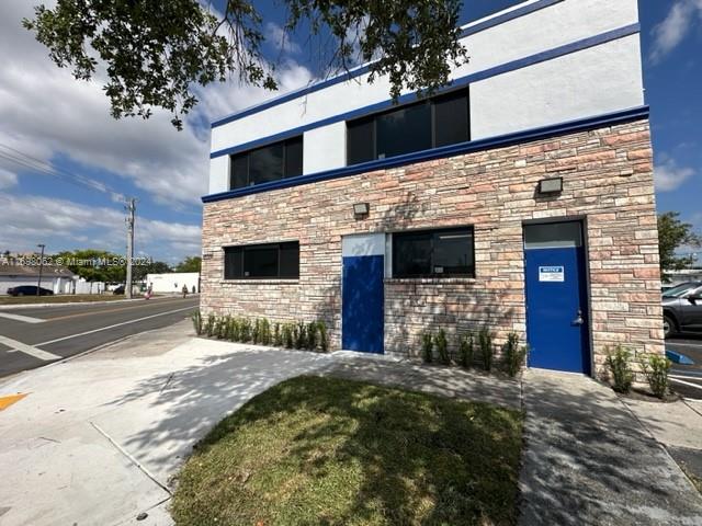 12700 W Dixie Hwy Property Photo 2
