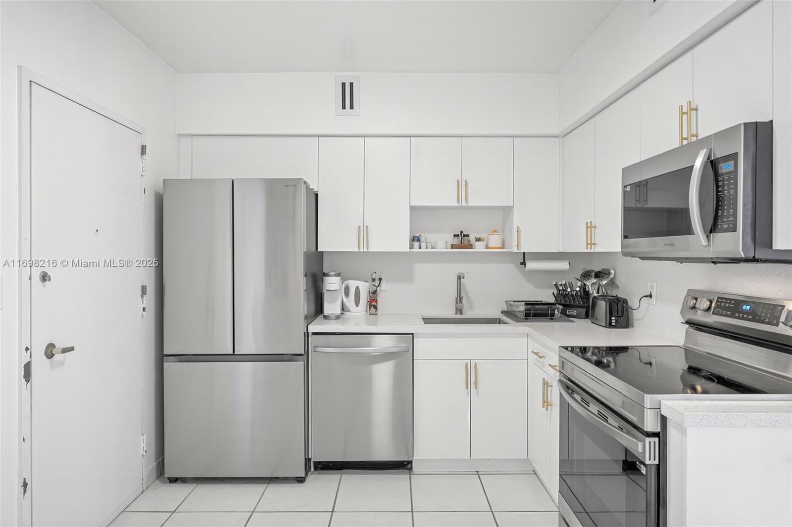 5700 Collins Ave 5b Property Photo 10
