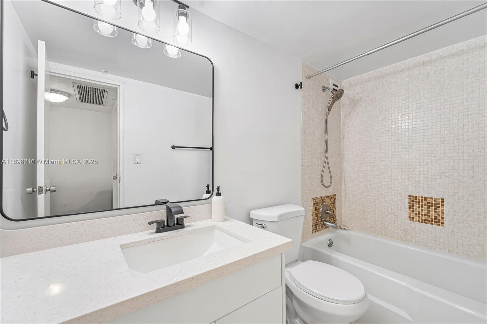 5700 Collins Ave 5b Property Photo 17