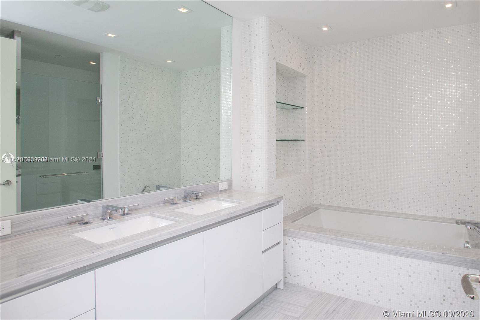 16901 Collins Ave 1402 Property Photo 15