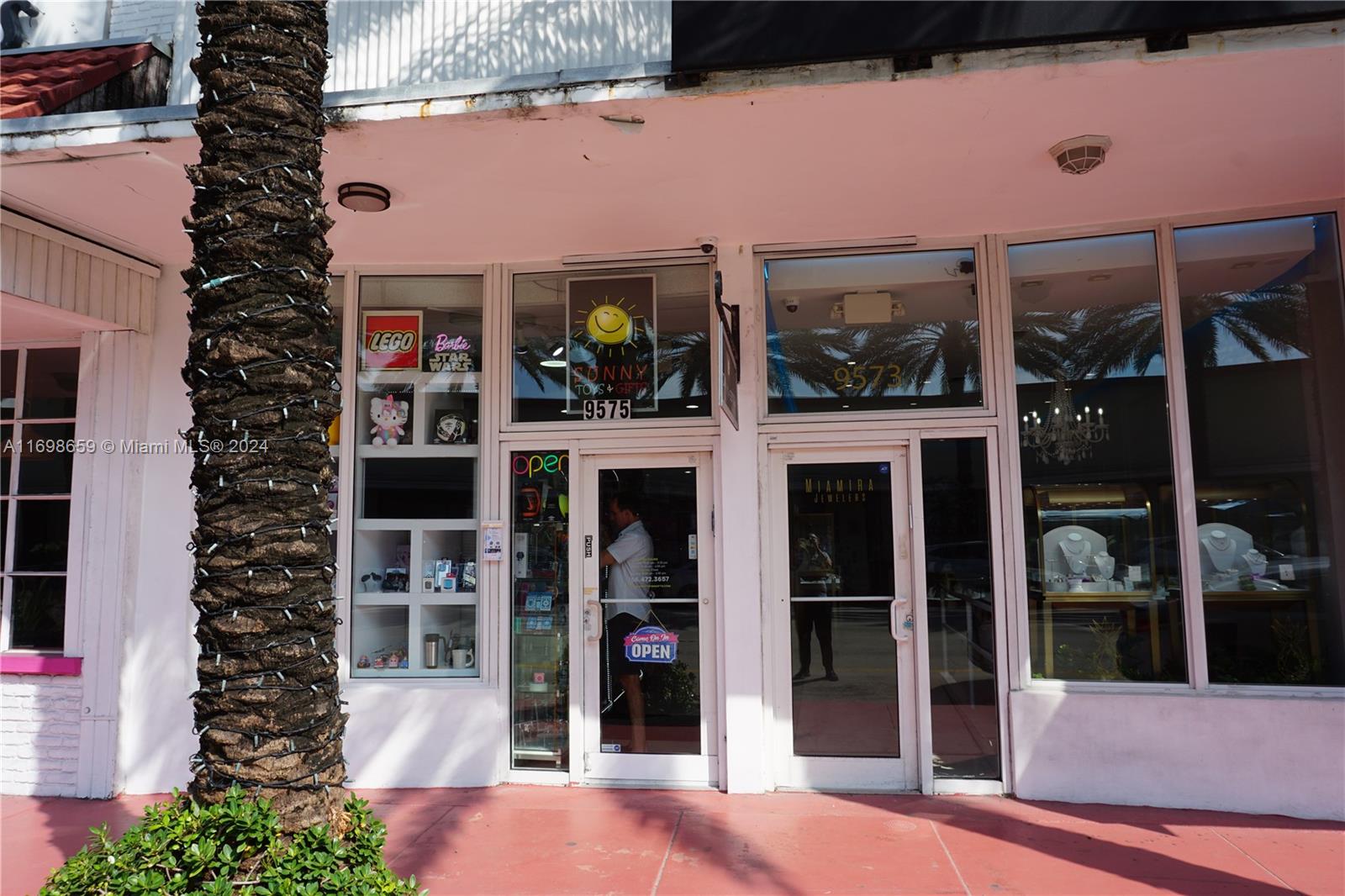 9575 Harding Ave Property Photo 3