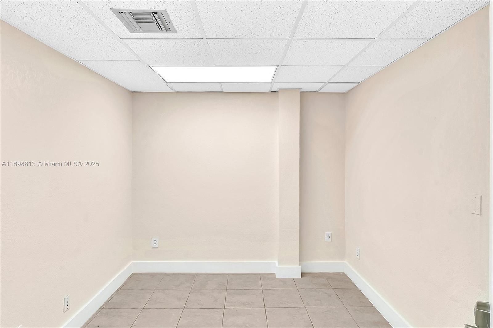 313-317 N Krome Ave Property Photo 15