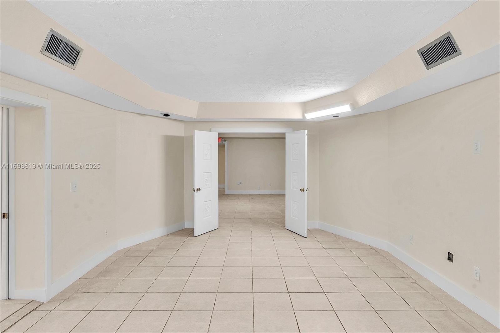 313-317 N Krome Ave Property Photo 29