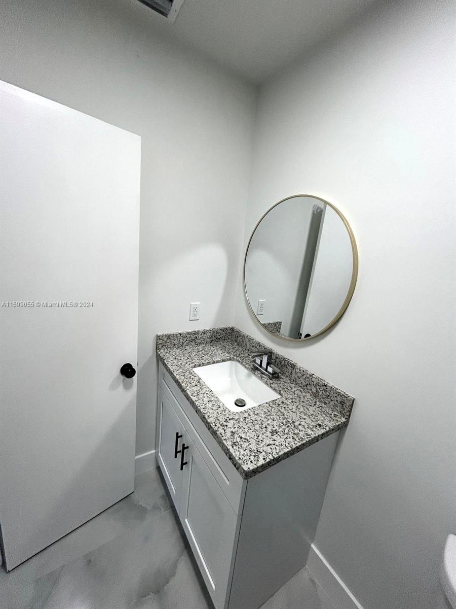 655 Nw 10th St Property Photo 11