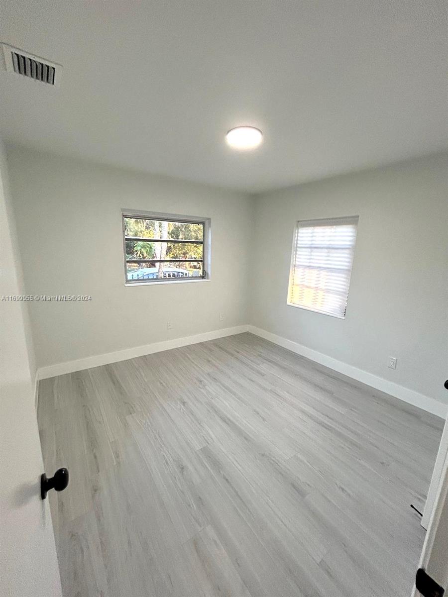 655 Nw 10th St Property Photo 13