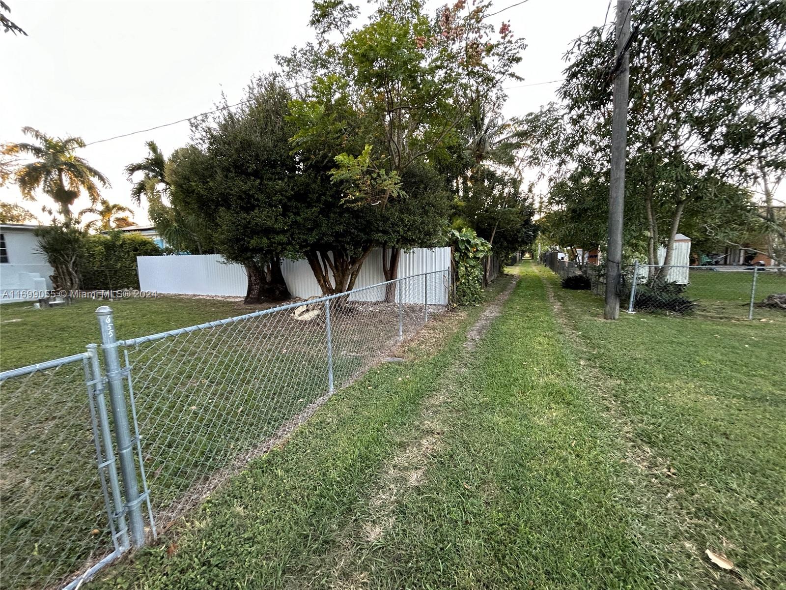 655 Nw 10th St Property Photo 17