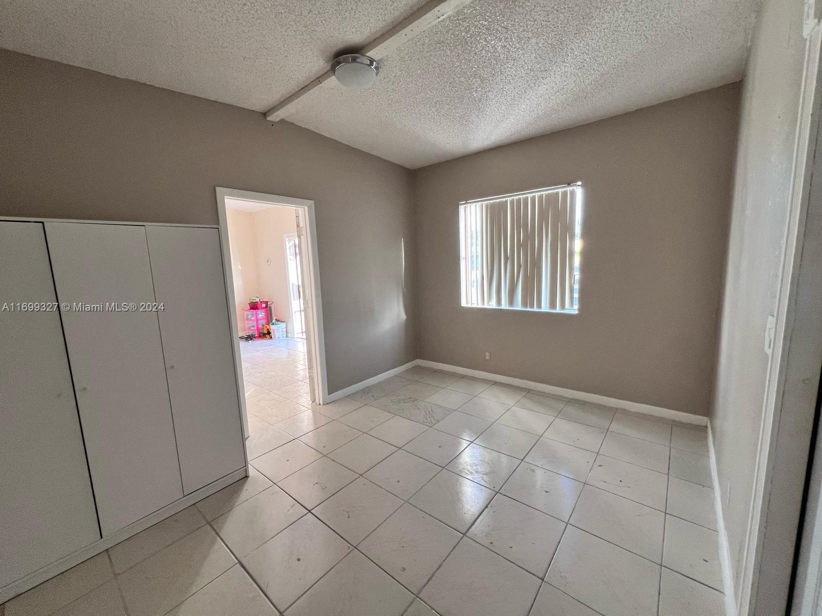 6335 Pembroke Rd Property Photo 2