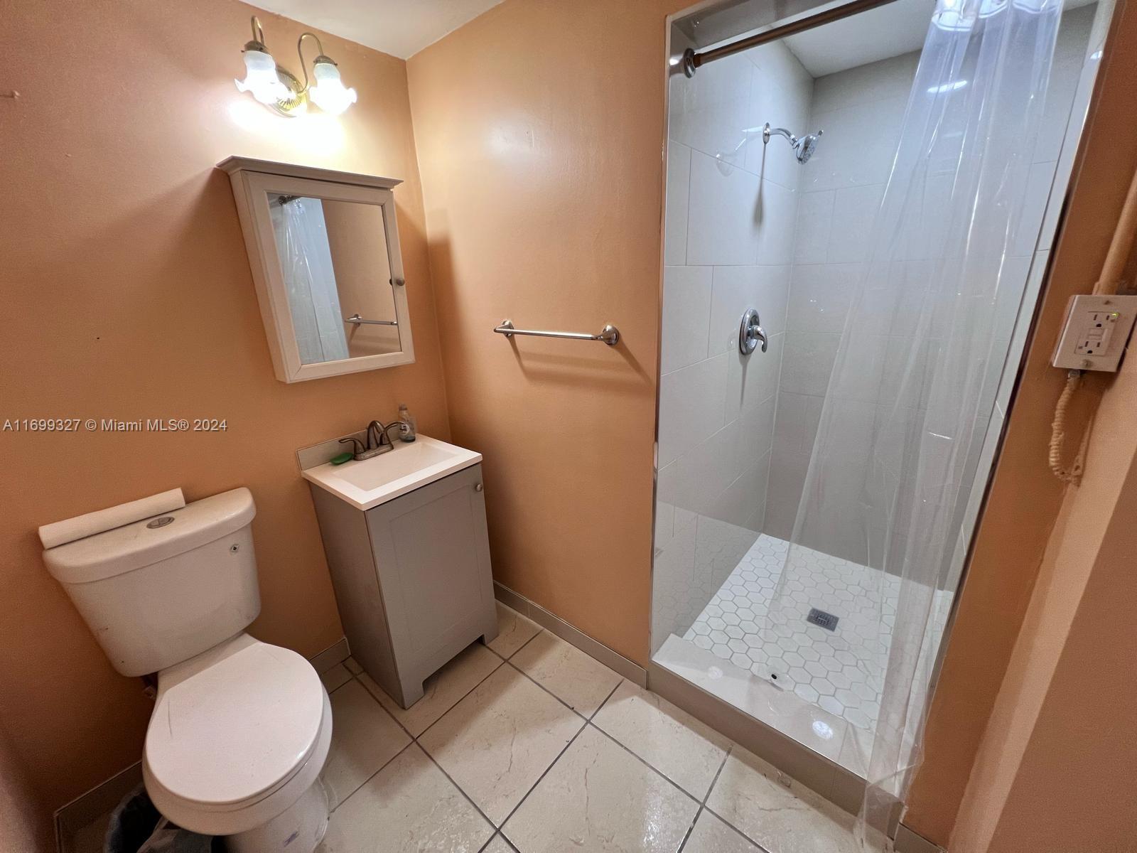 6335 Pembroke Rd Property Photo 8