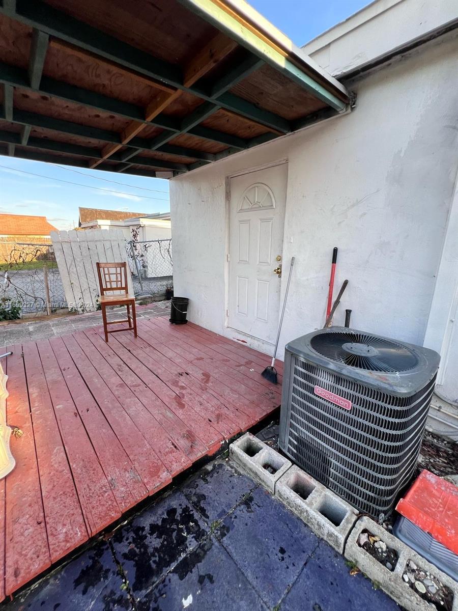 6335 Pembroke Rd Property Photo 10