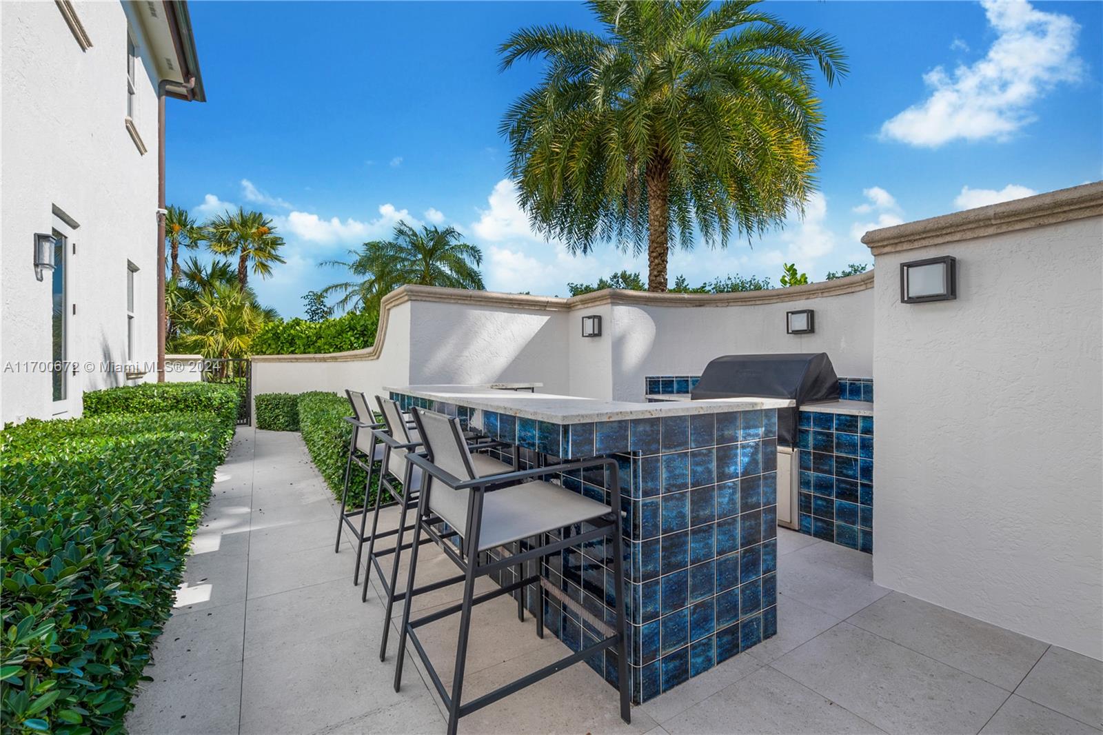 13693 Deering Bay Dr Property Photo 3