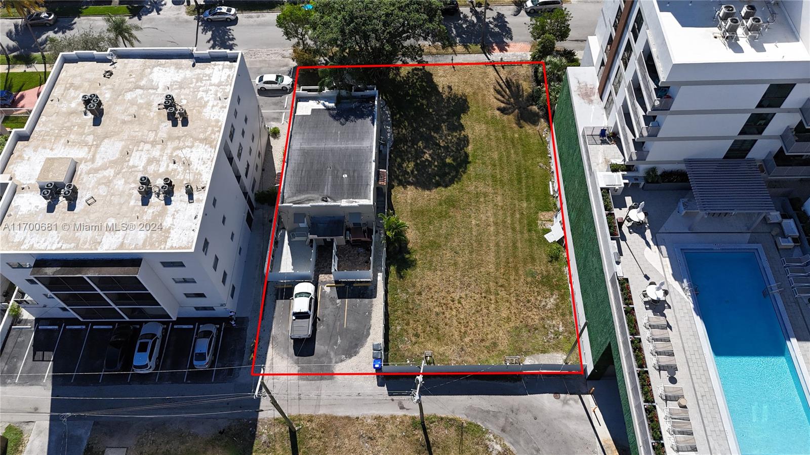 1741 Dewey St Property Photo 10