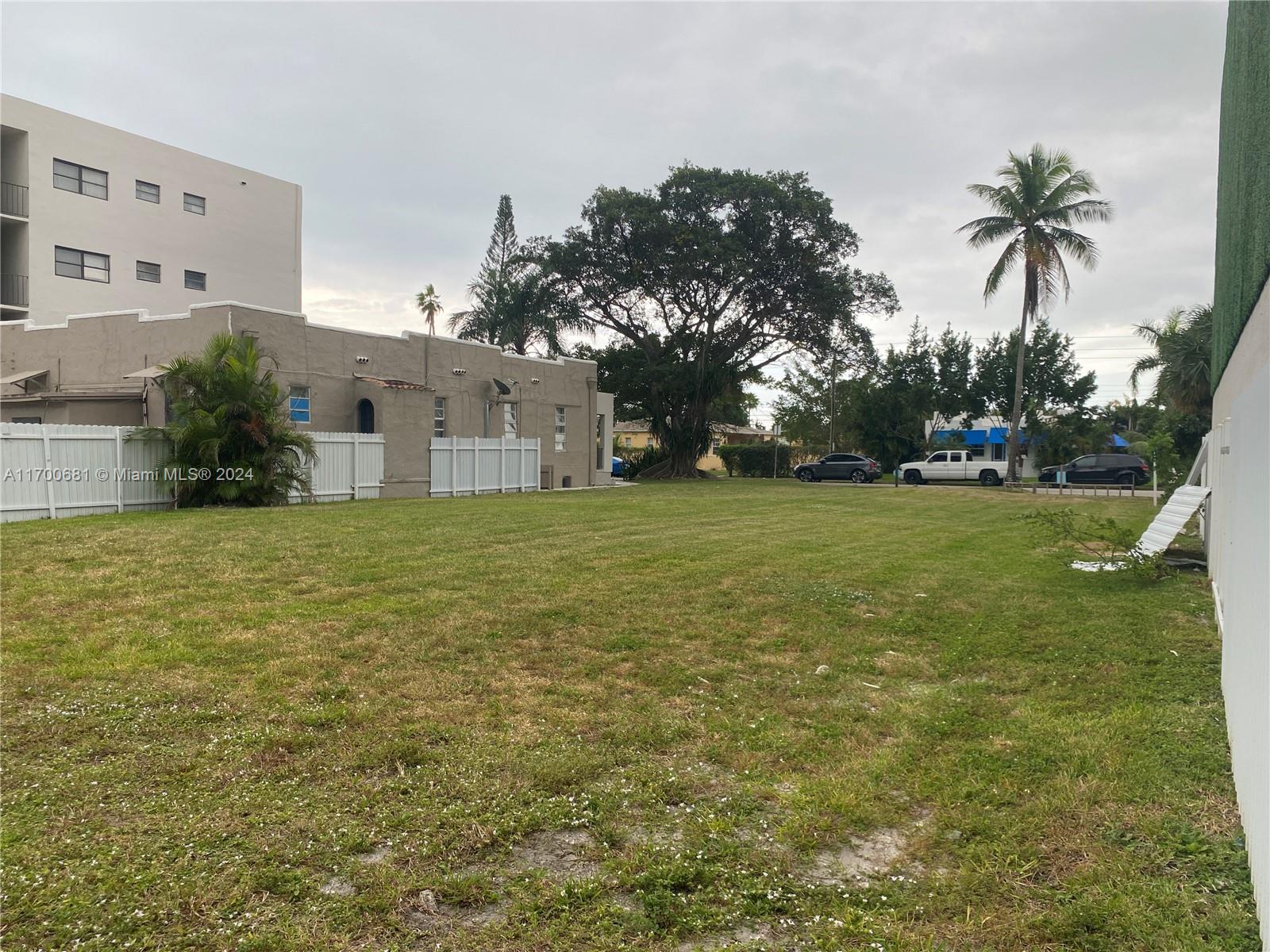 1741 Dewey St Property Photo 23