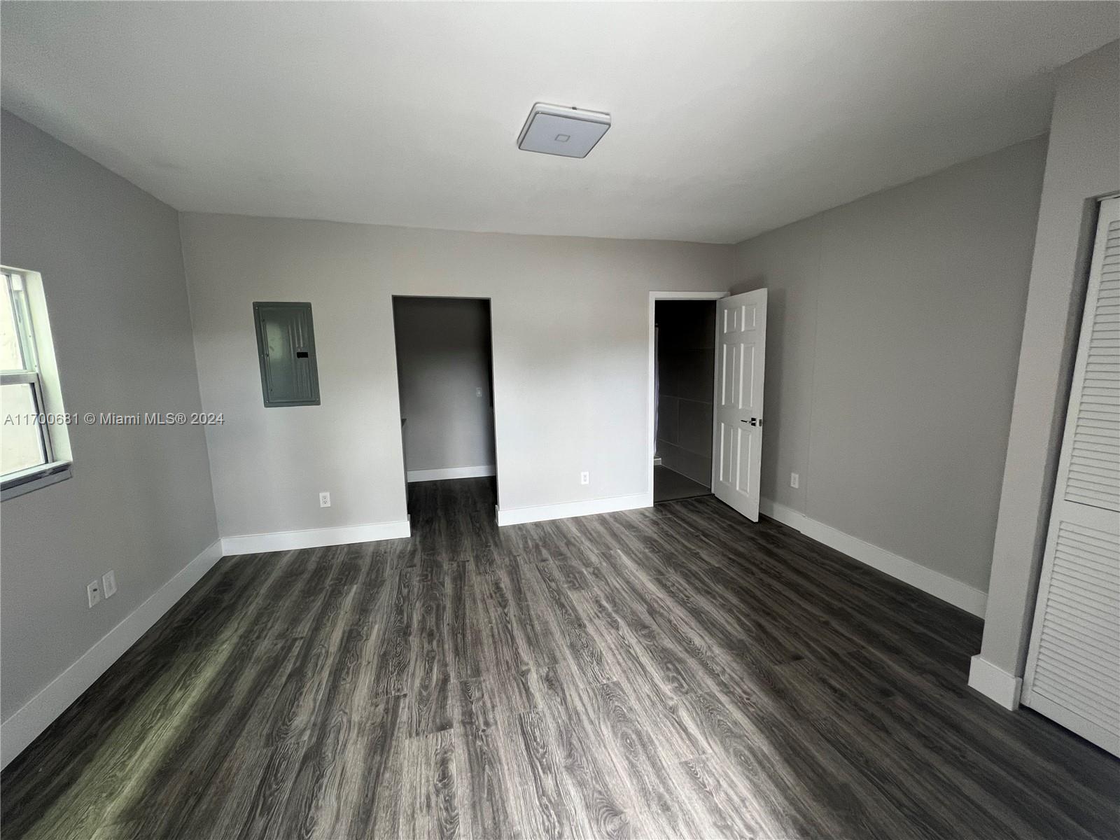 1741 Dewey St Property Photo 42