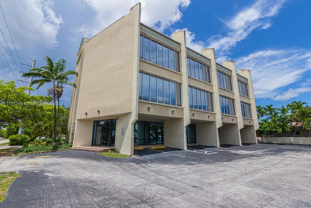 5555 Hollywood 100 Property Photo 1