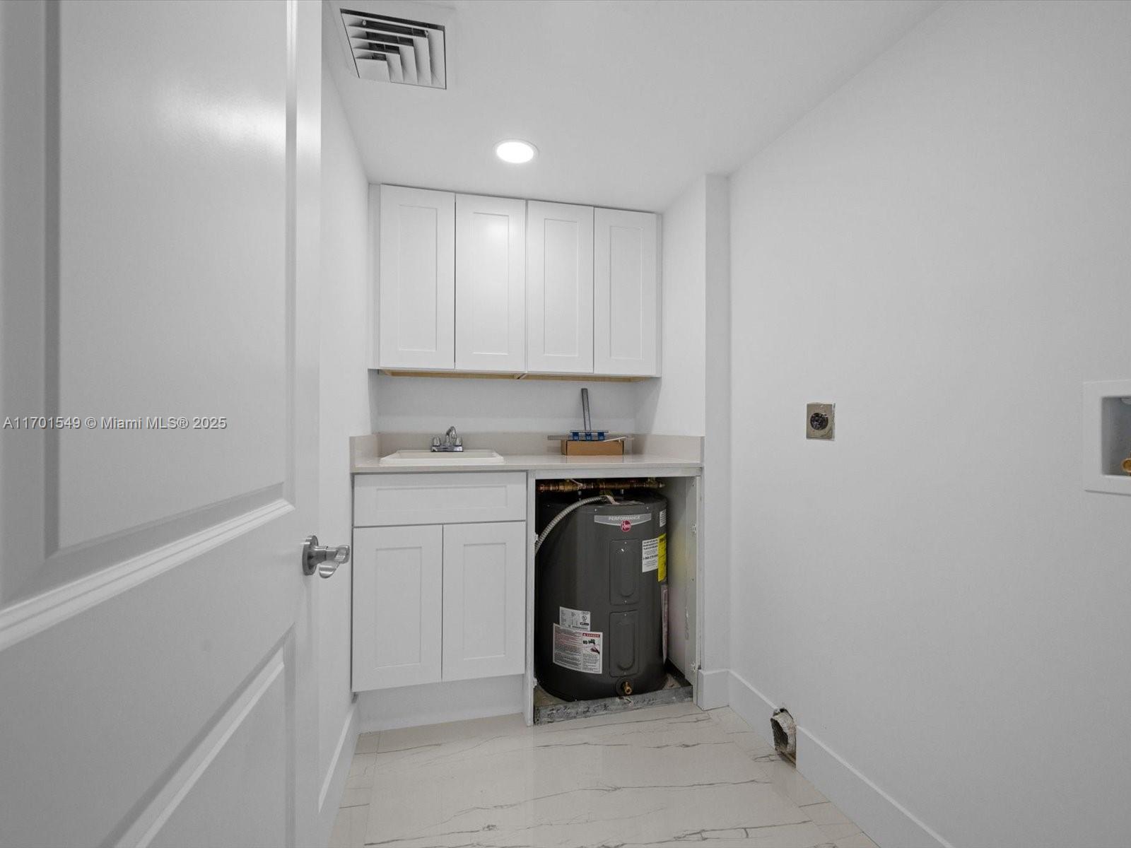 2480 Presidential Way 702 Property Photo 19
