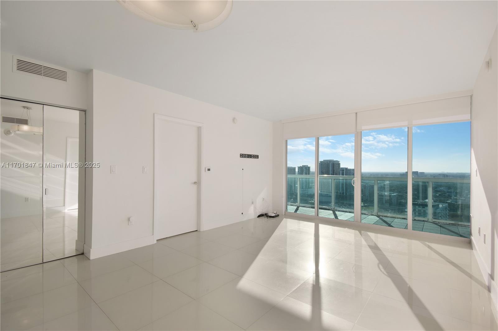 1800 N Bayshore Dr 3510 Property Photo