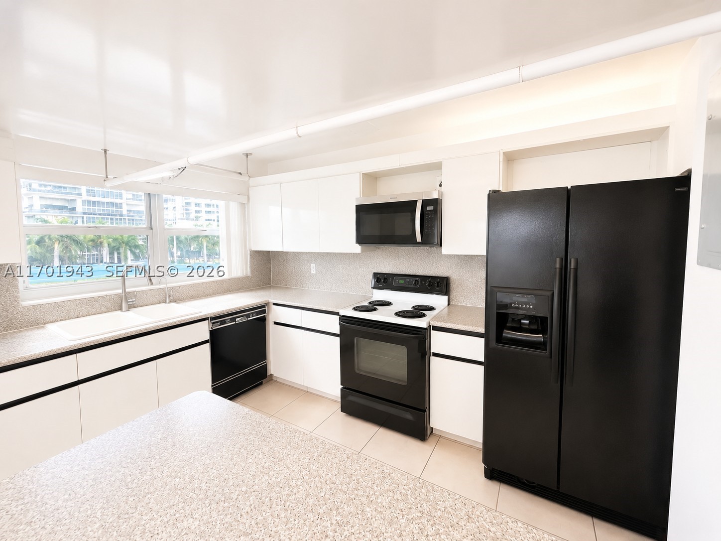 1825 S Ocean Dr 401 Property Photo 15