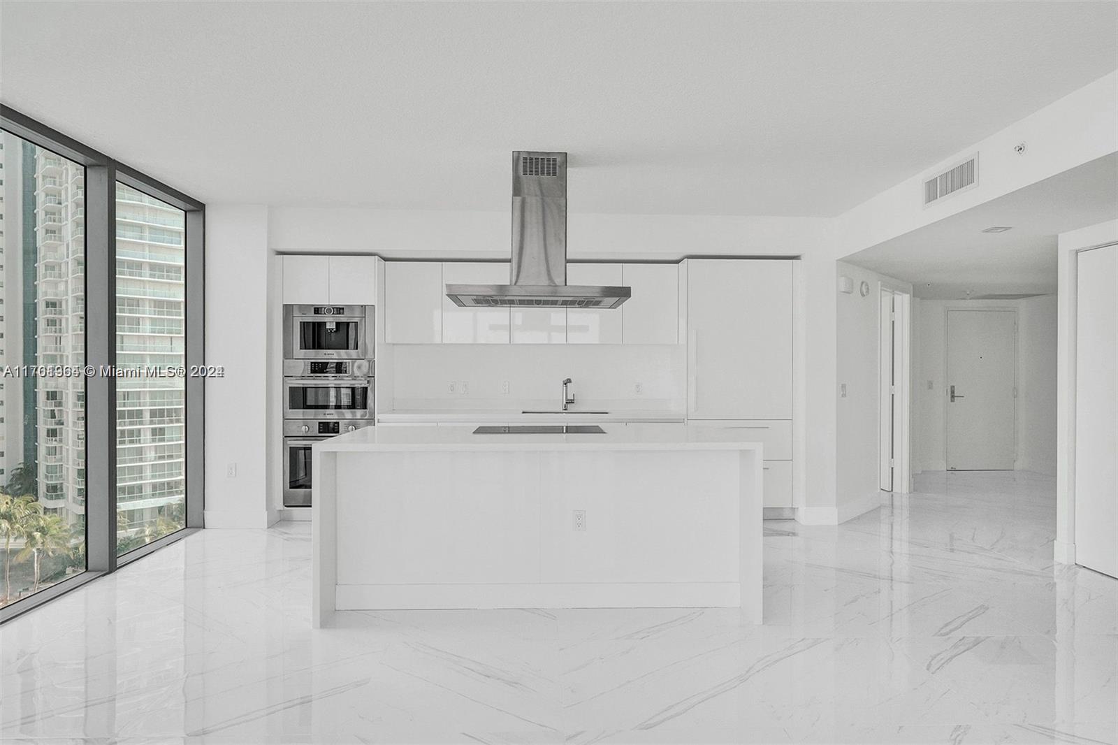 330 Sunny Isles Blvd 5-907 Property Photo 10