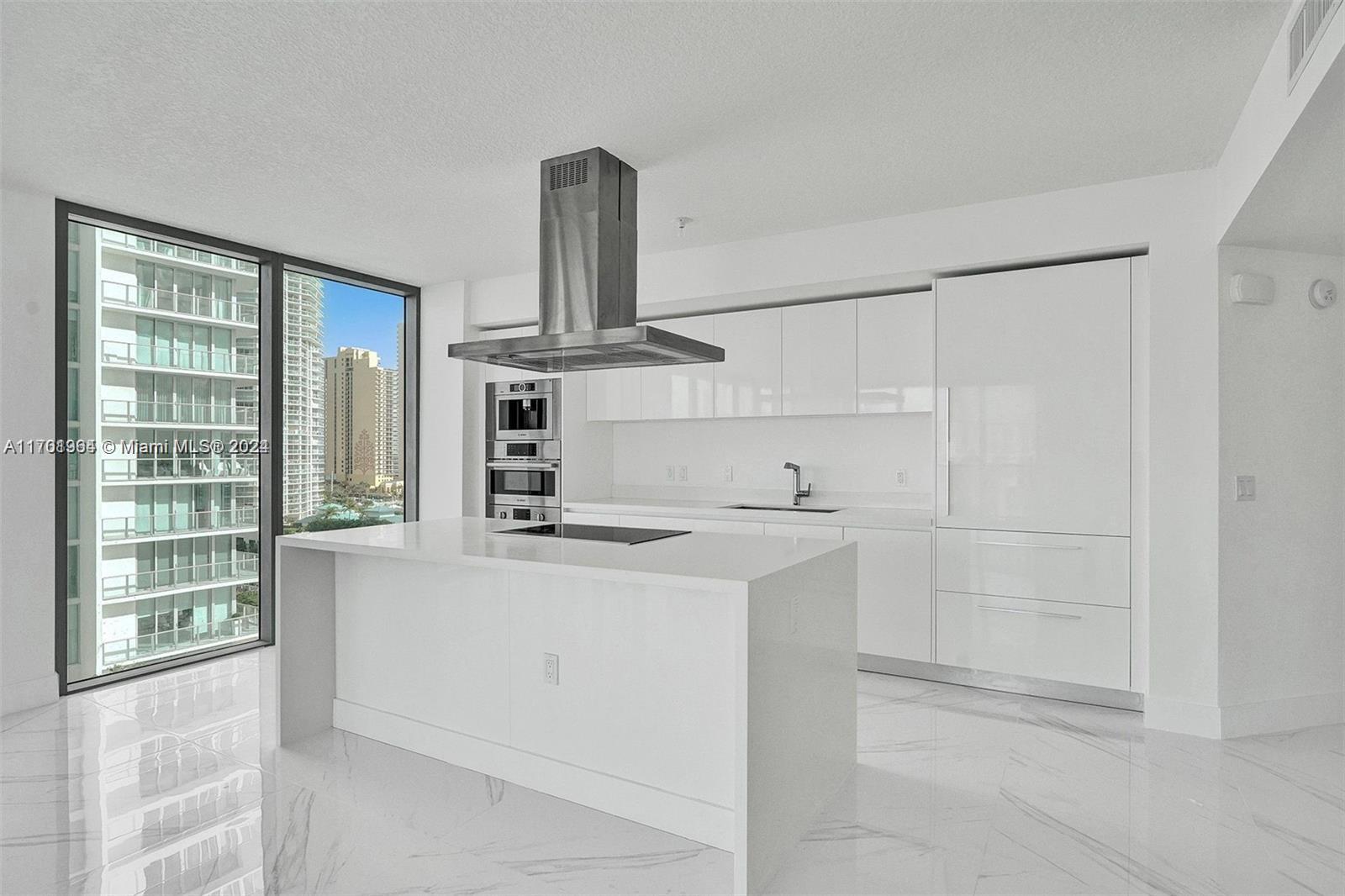 330 Sunny Isles Blvd 5-907 Property Photo 11