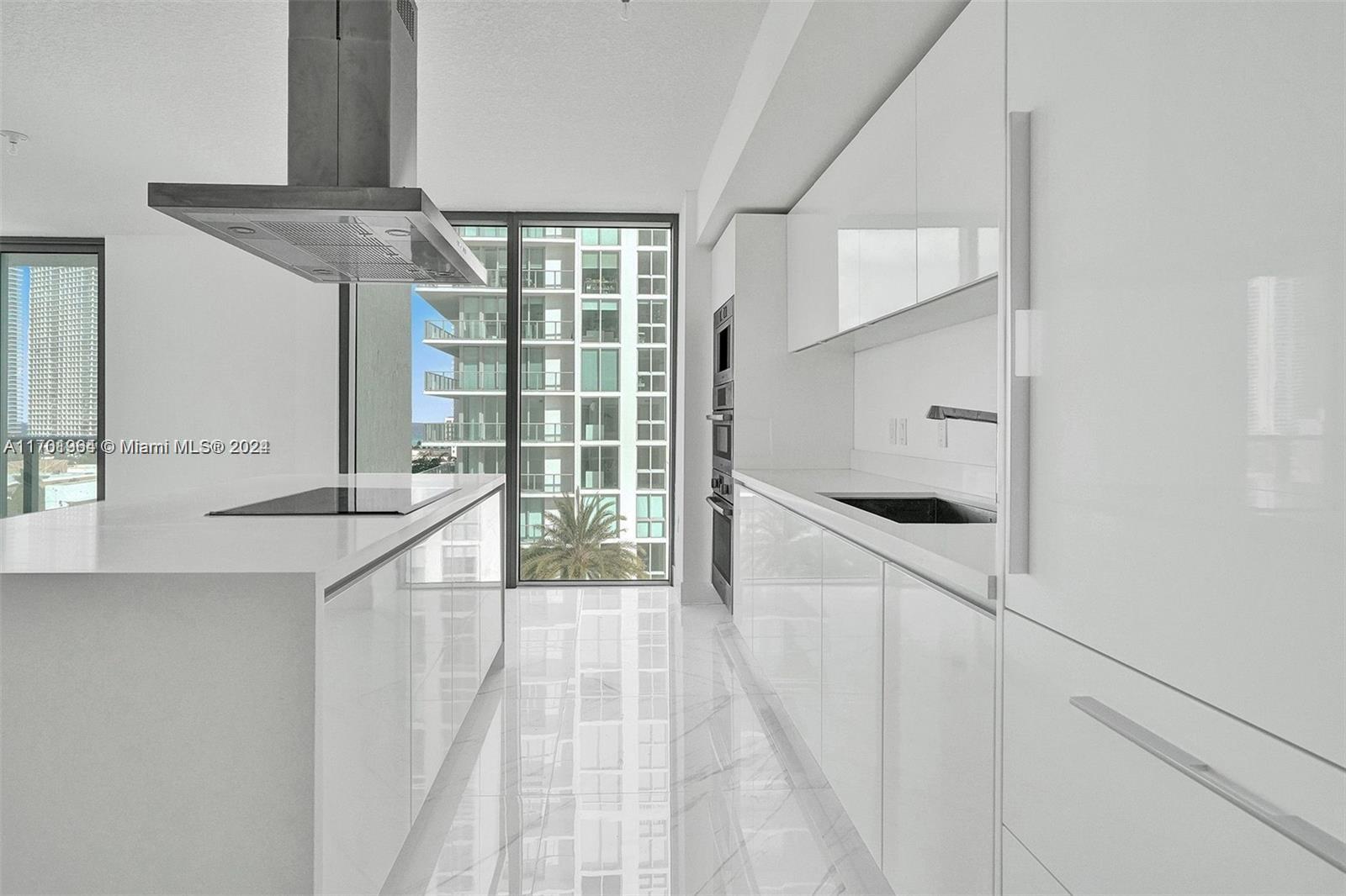 330 Sunny Isles Blvd 5-907 Property Photo 12