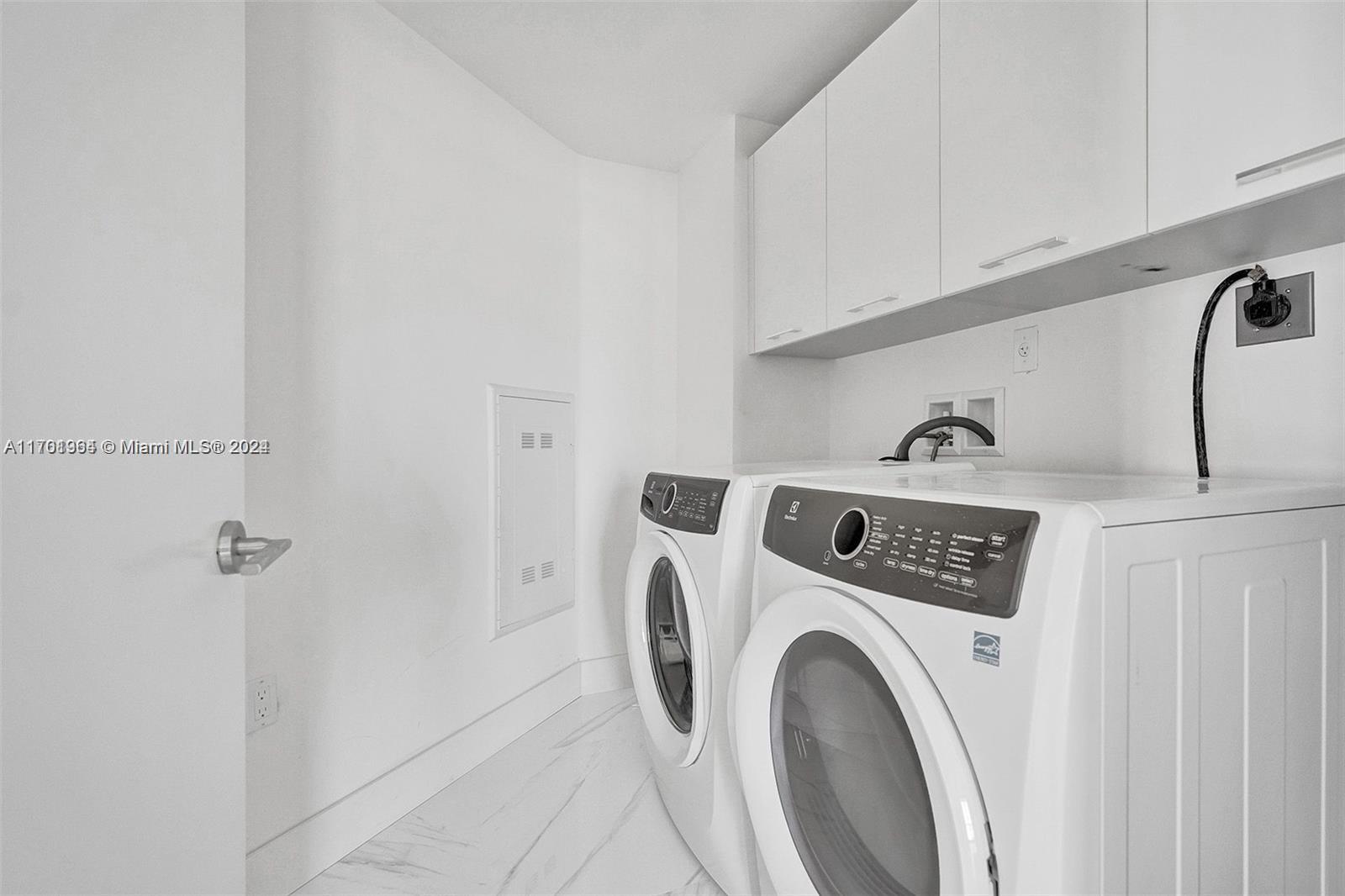 330 Sunny Isles Blvd 5-907 Property Photo 16