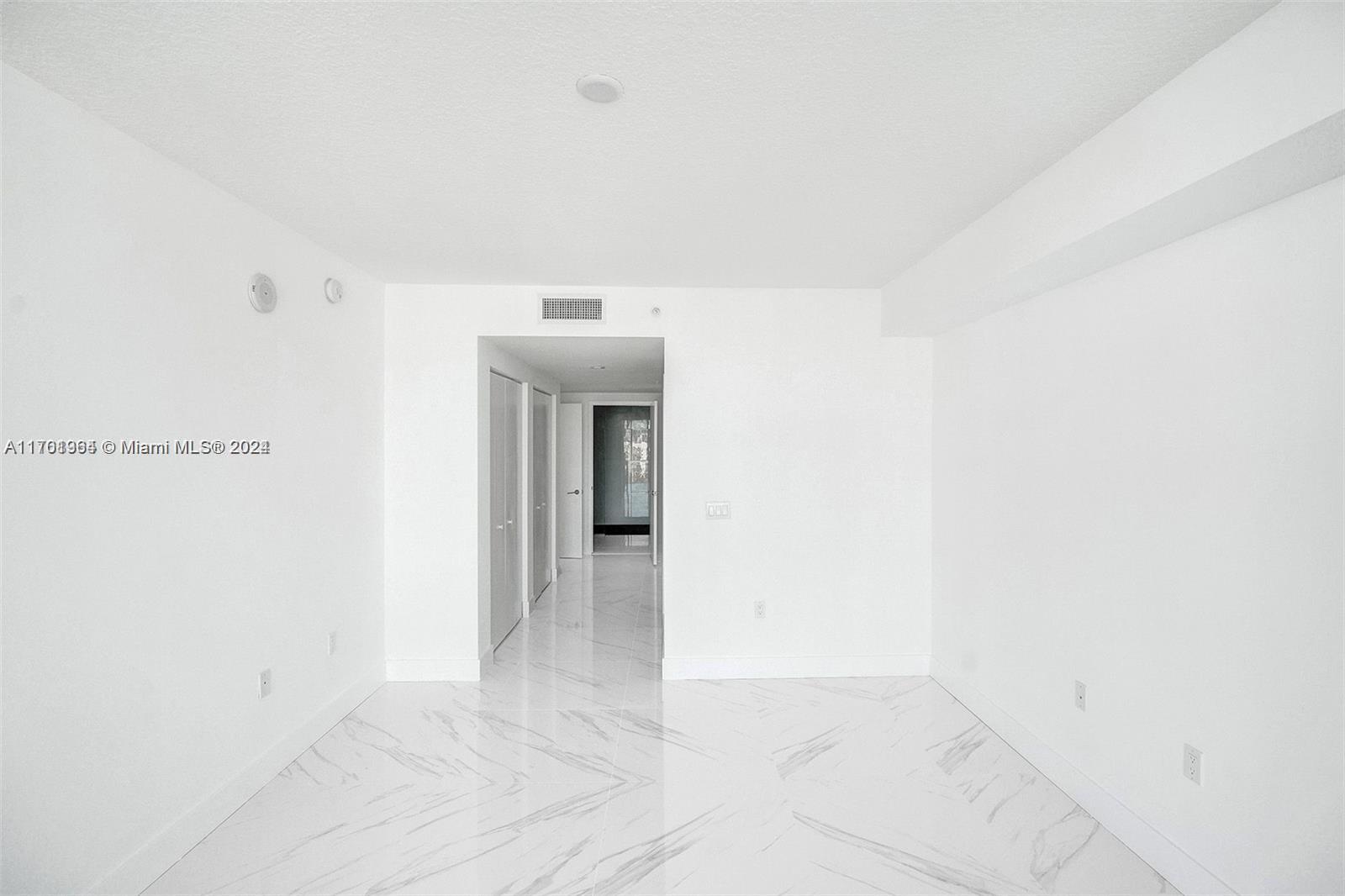 330 Sunny Isles Blvd 5-907 Property Photo 20