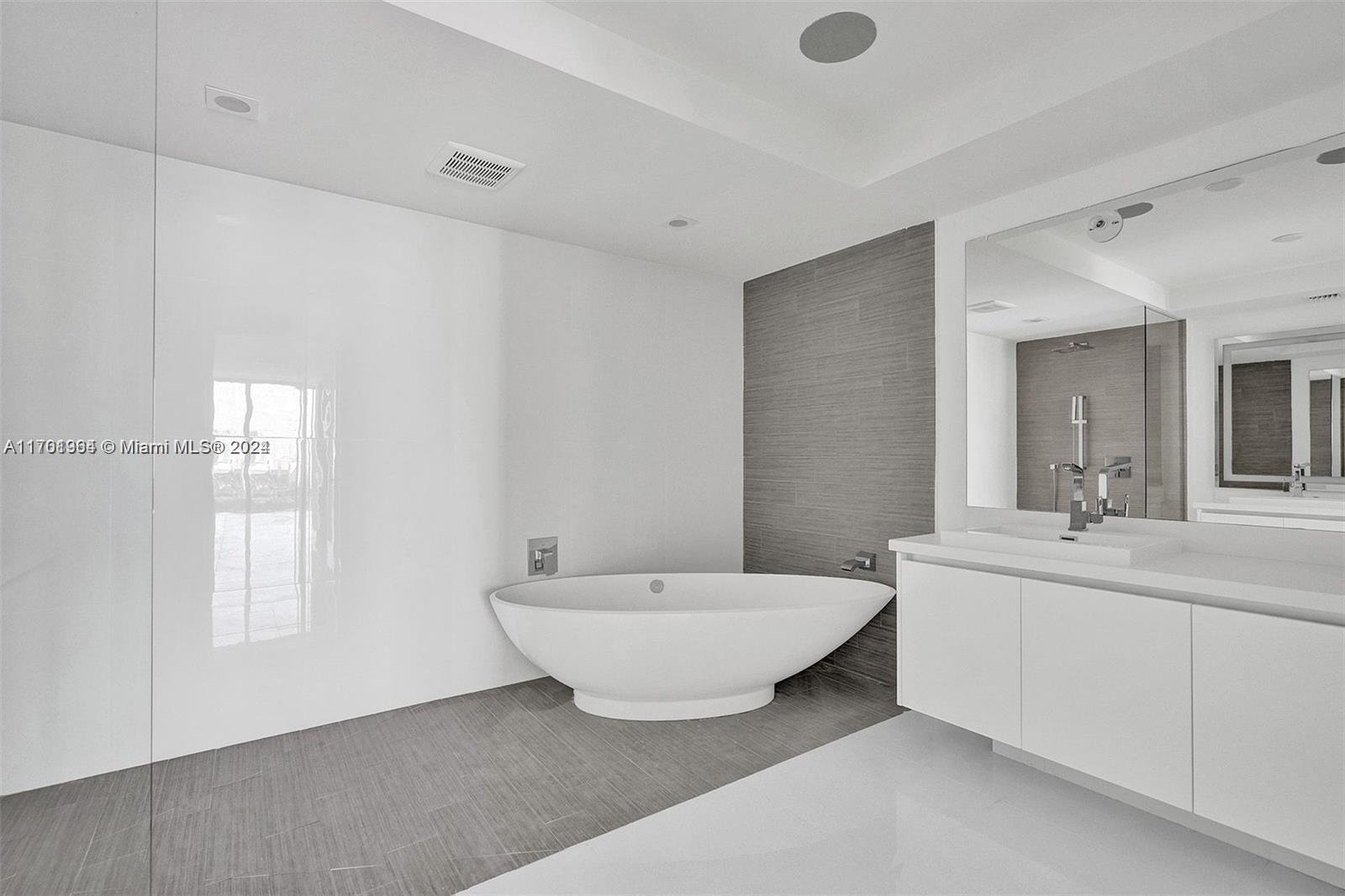 330 Sunny Isles Blvd 5-907 Property Photo 23