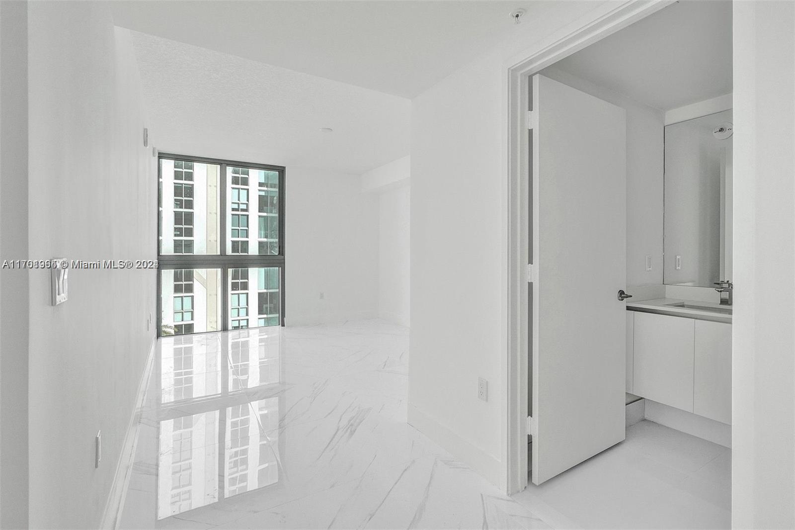330 Sunny Isles Blvd 5-907 Property Photo 25