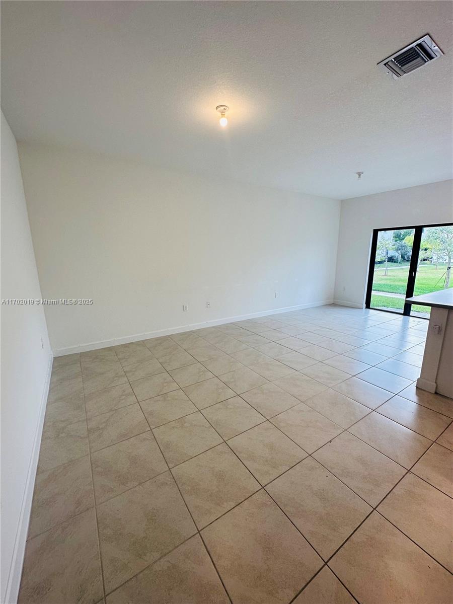 1160 Sw 6th Ave 1160 Property Photo 6