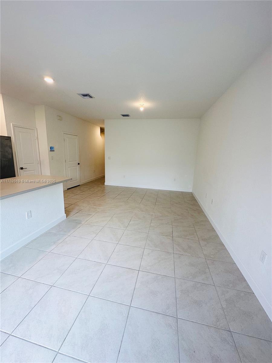 1160 Sw 6th Ave 1160 Property Photo 7