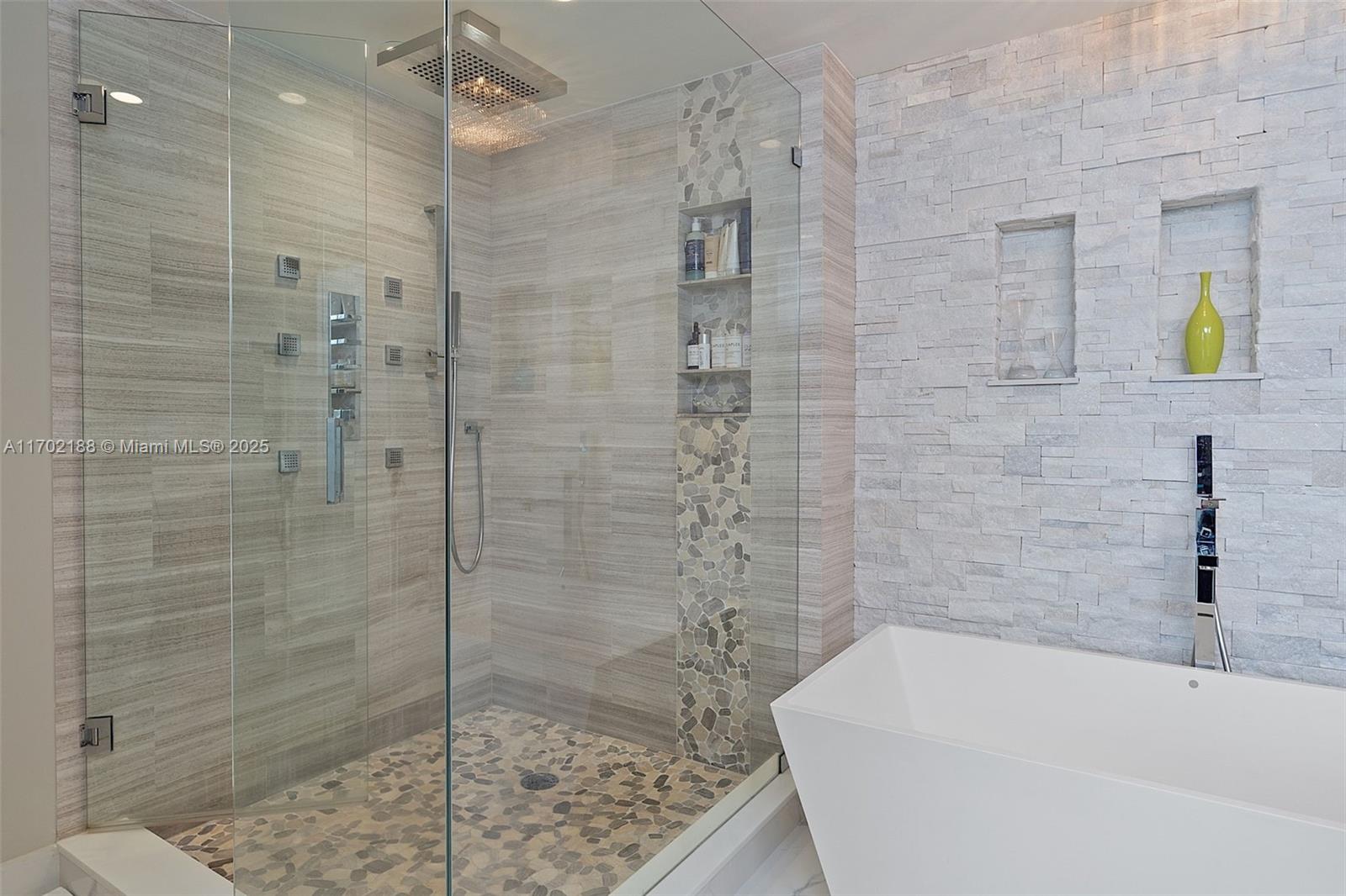 2110 N Ocean Blvd 9d Property Photo 17