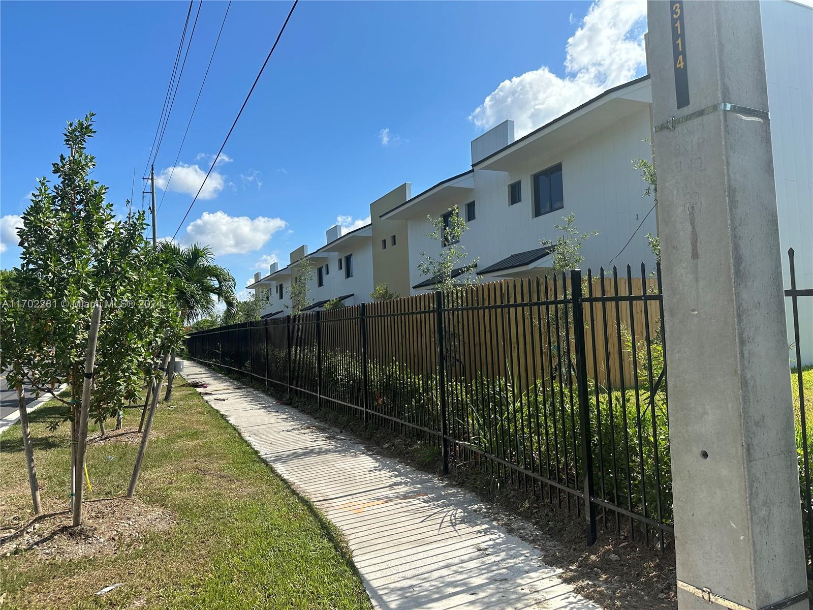 532 Nw 7 Street 2 Property Photo 3