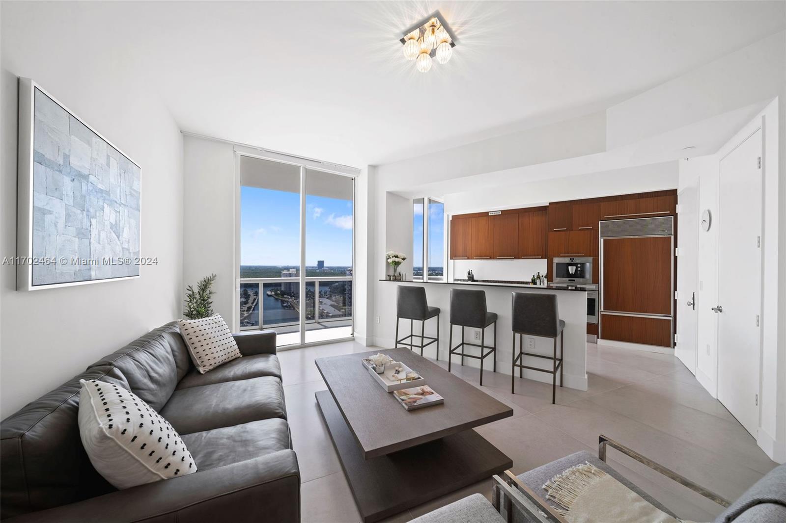 15811 Collins Ave 1805 Property Photo 4