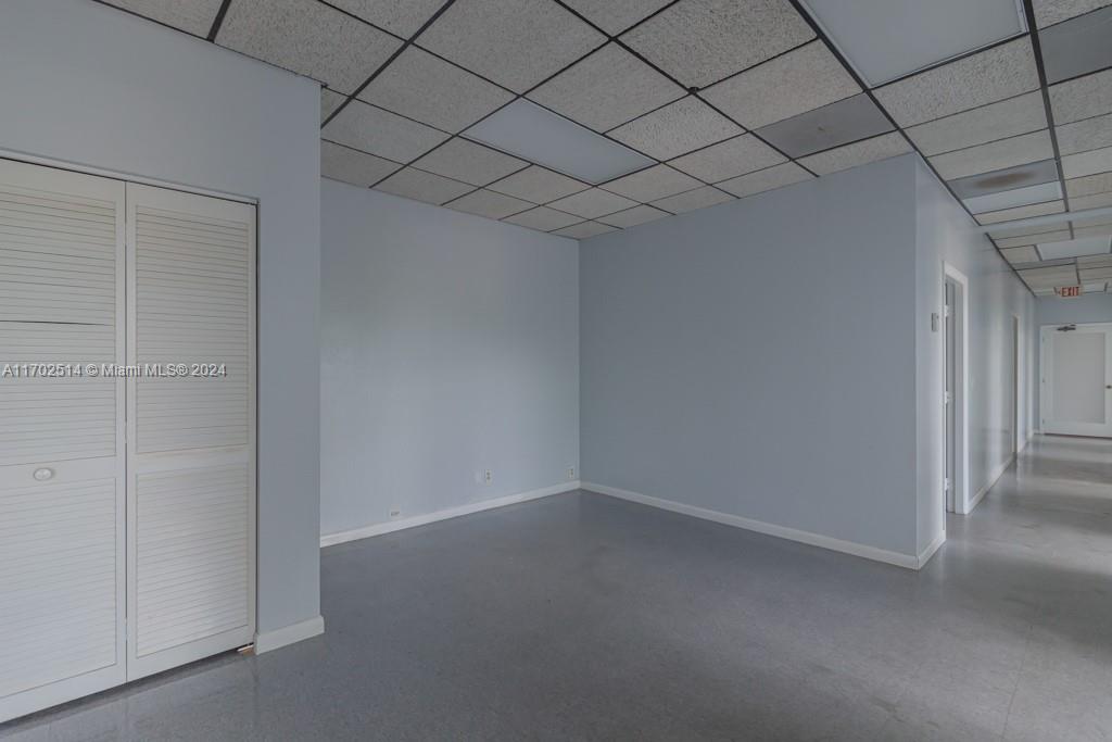 5555 Hollywood 100/101 Property Photo 8