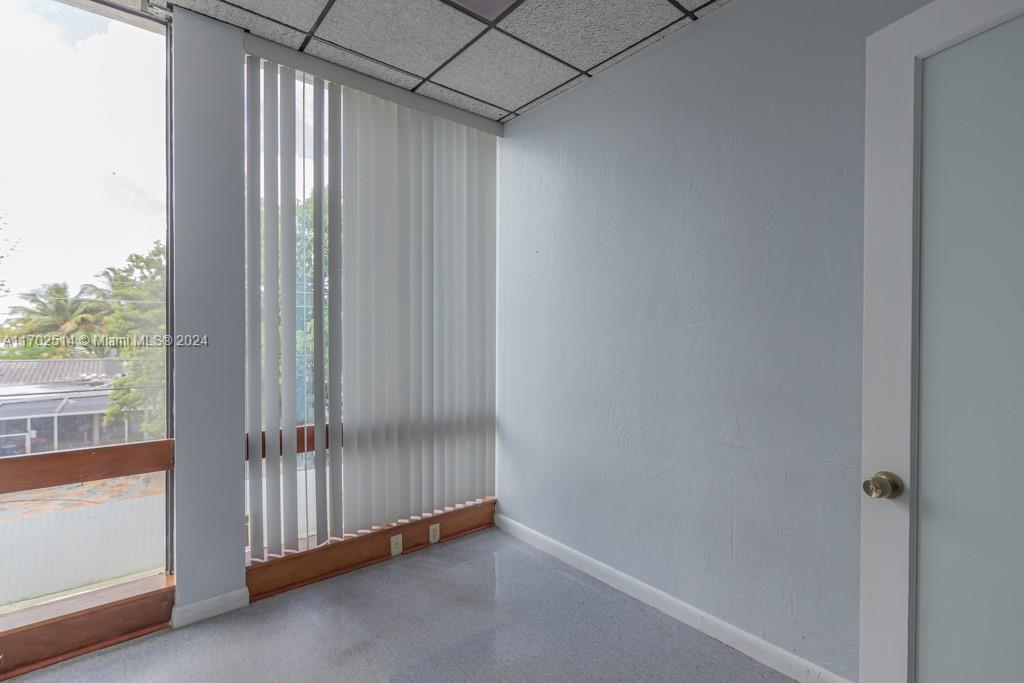 5555 Hollywood 100/101 Property Photo 9