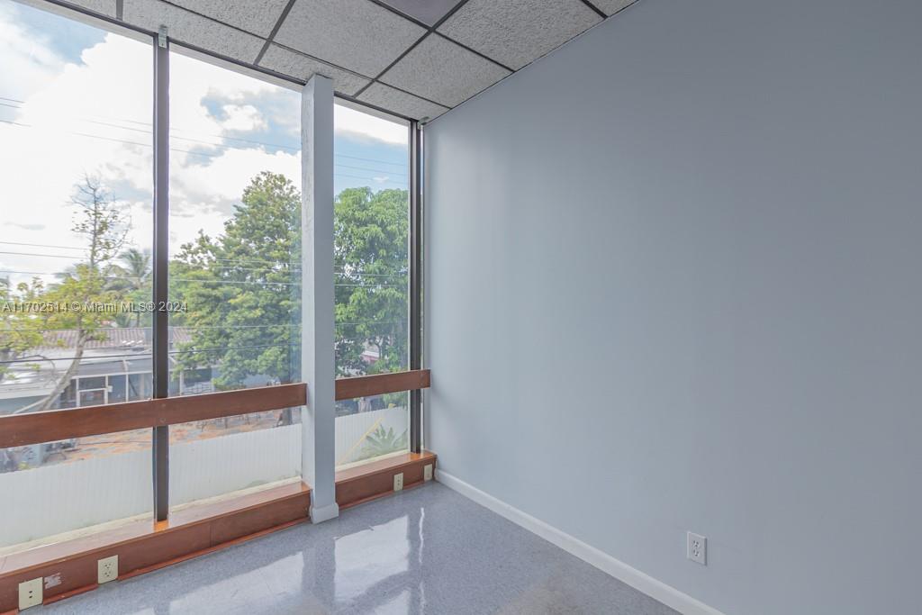 5555 Hollywood 100/101 Property Photo 10