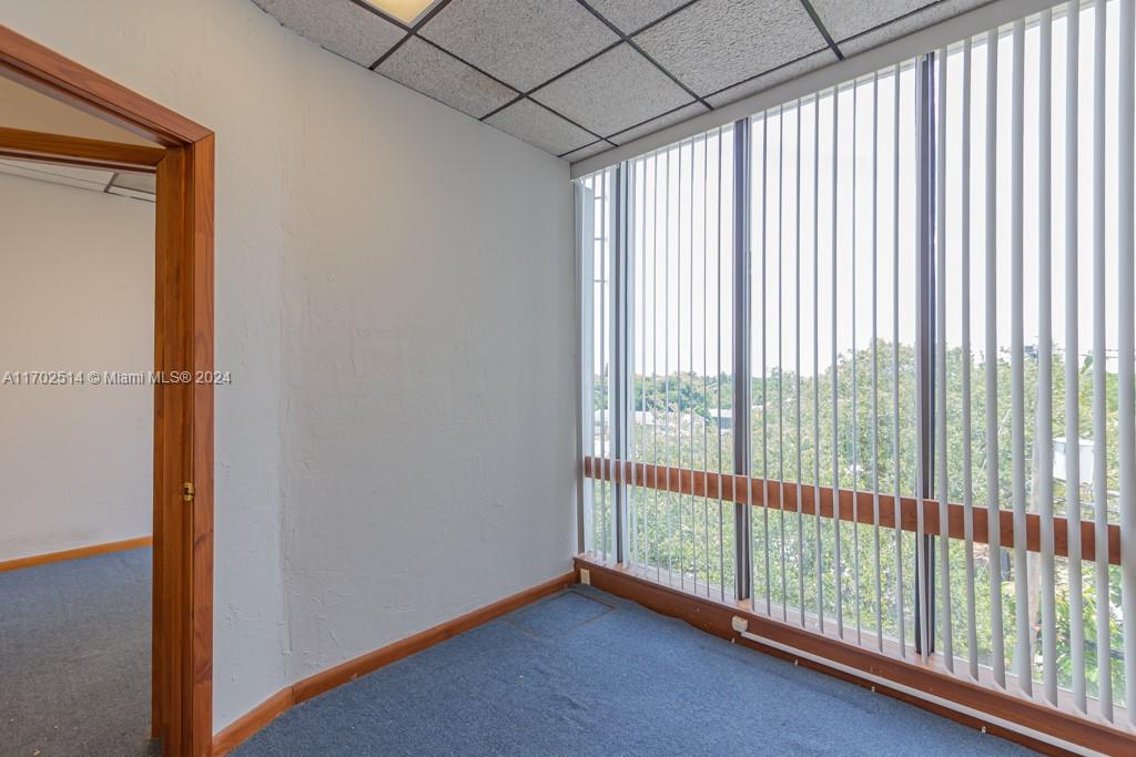 5555 Hollywood 100/101 Property Photo 21