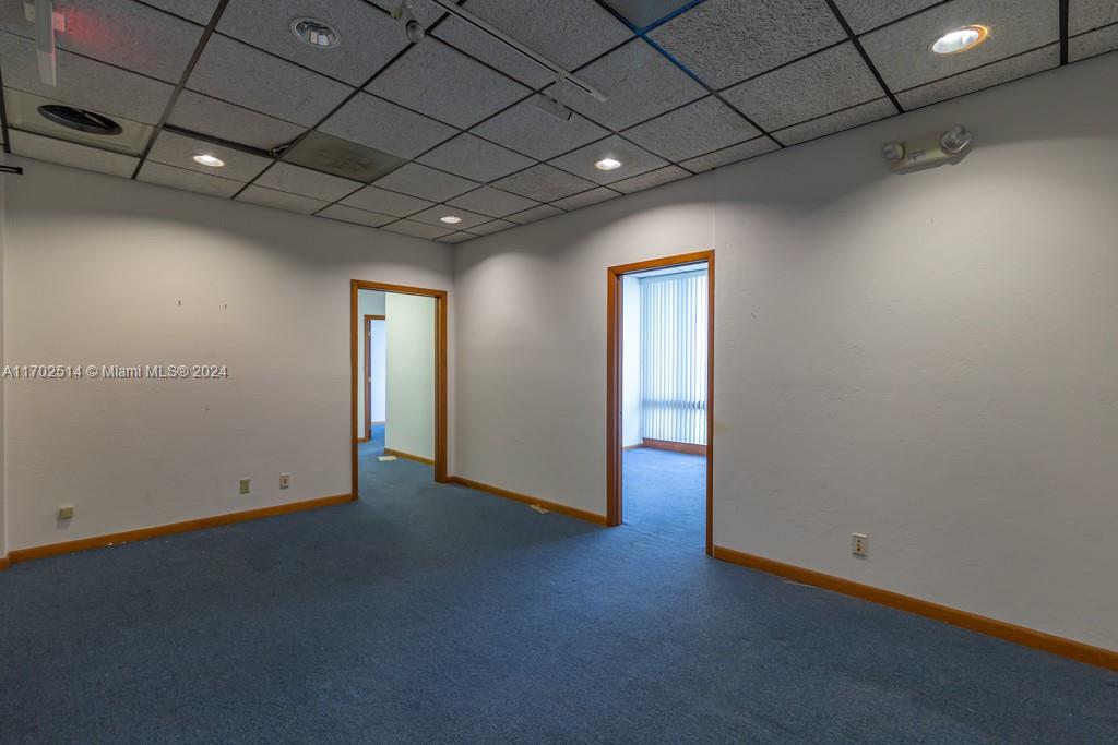 5555 Hollywood 100/101 Property Photo 23