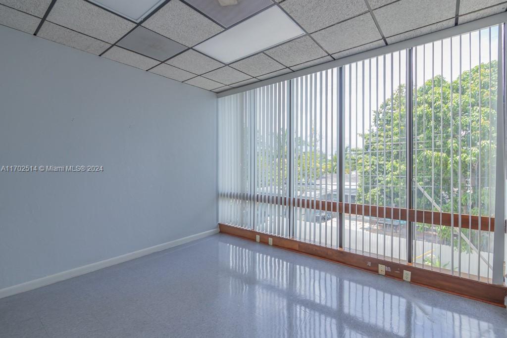 5555 Hollywood 100/101 Property Photo 27