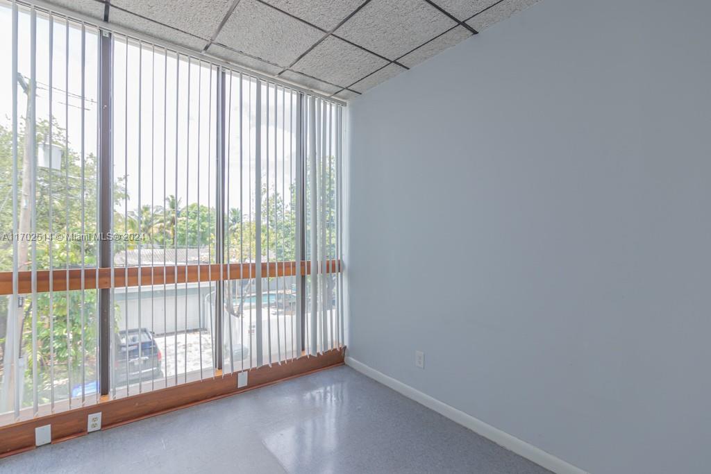 5555 Hollywood 100/101 Property Photo 29