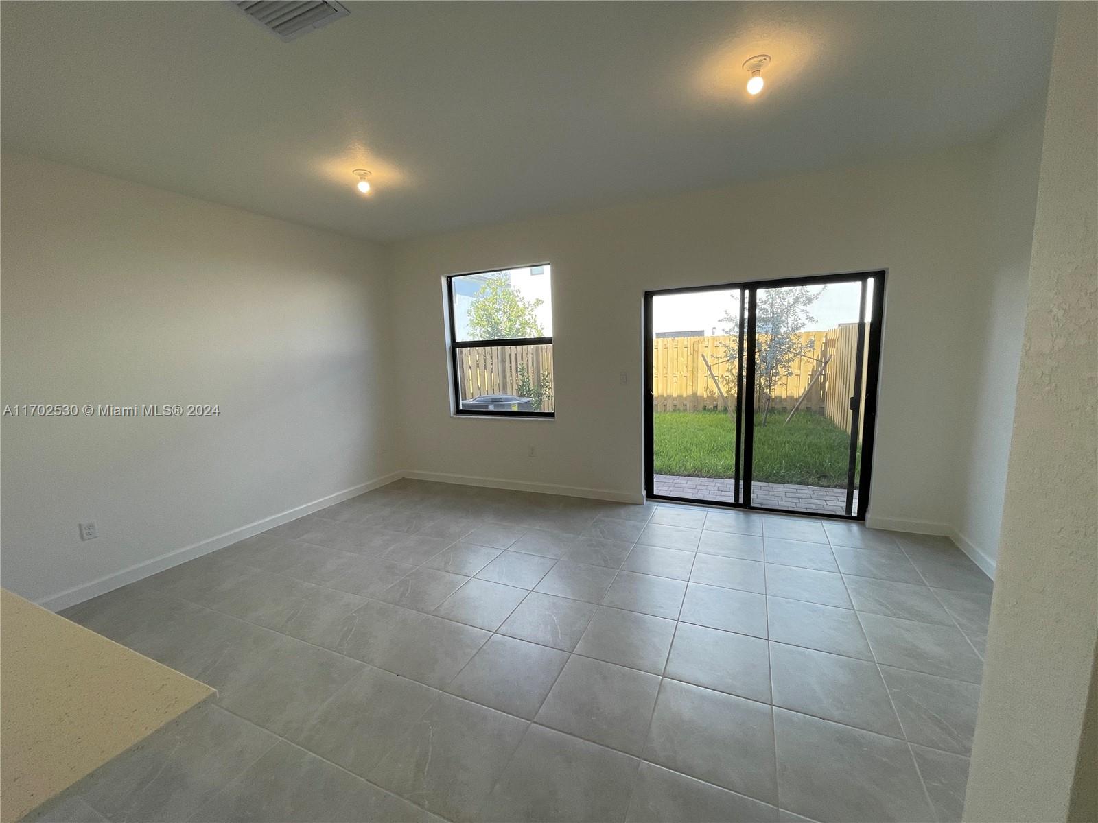 12851 Sw 232nd Ln 12851 Property Photo 6