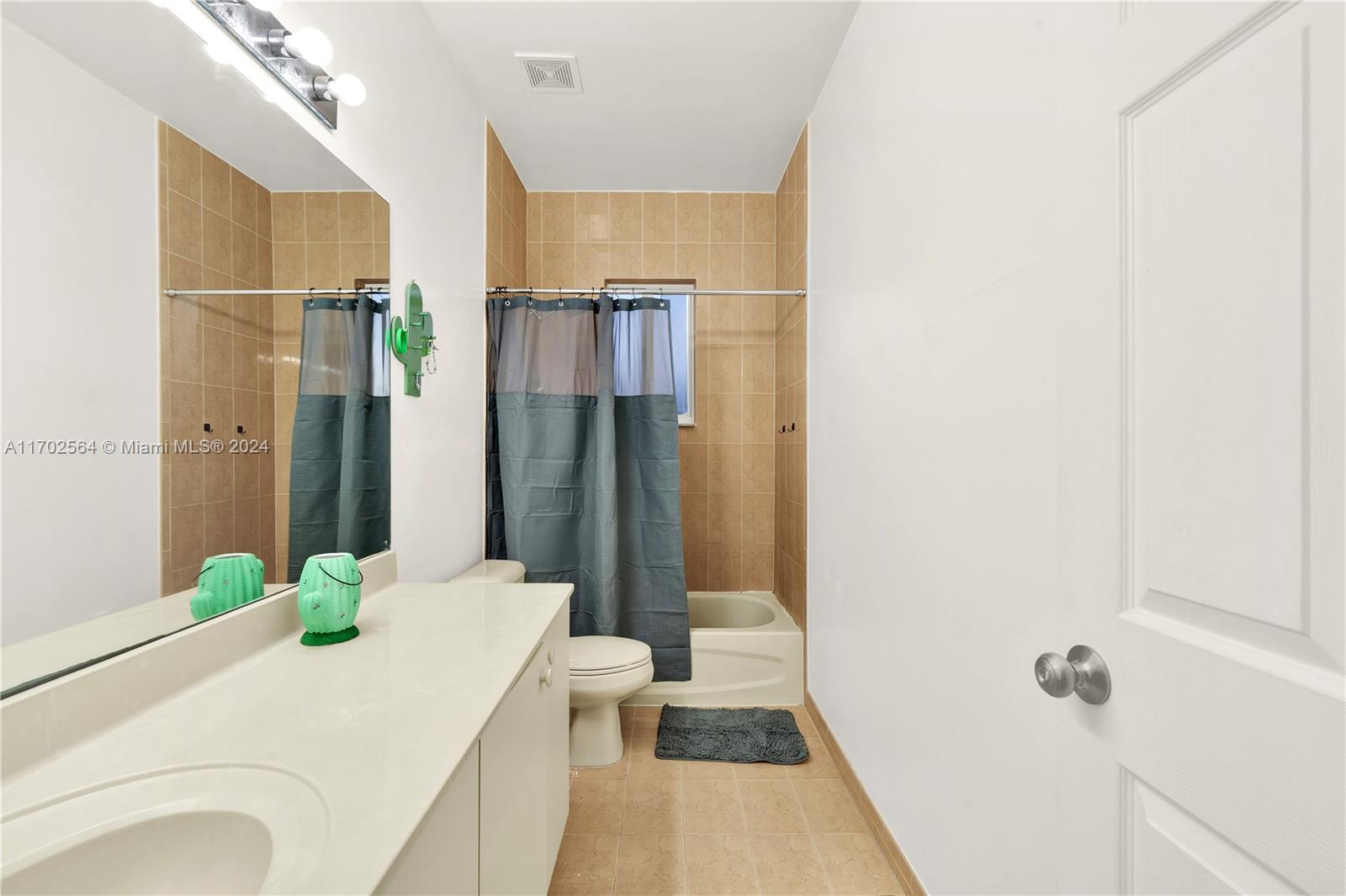 1017 Ne 41st Ter Property Photo 17