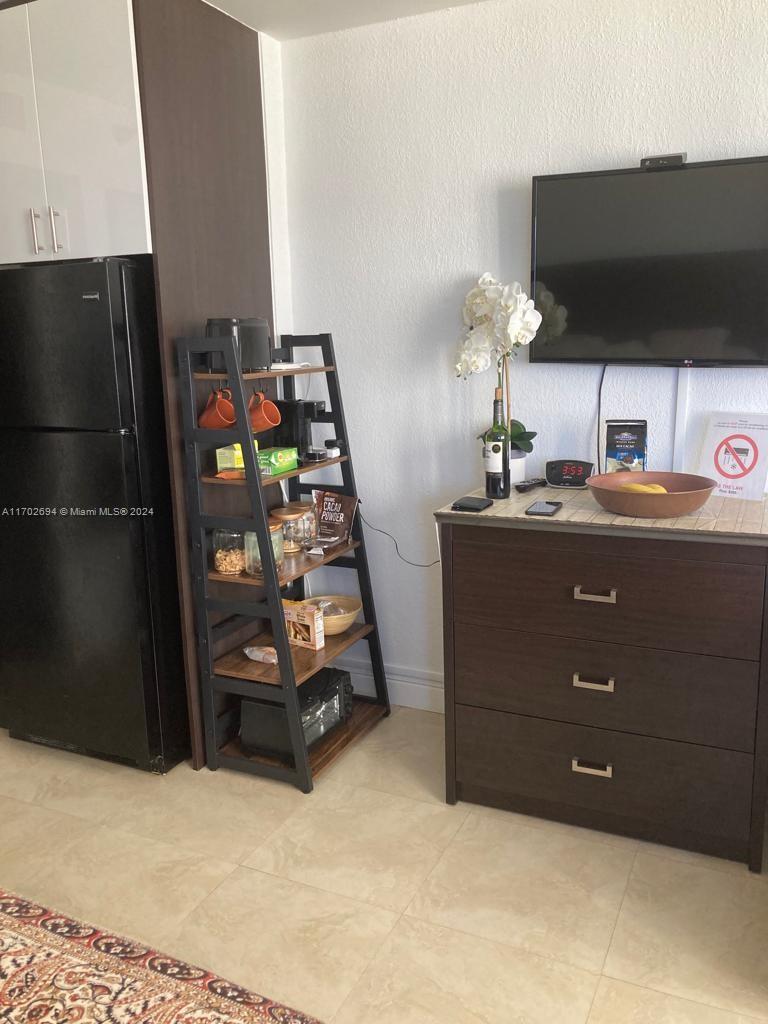 19201 Collins Ave 726 Property Photo 13