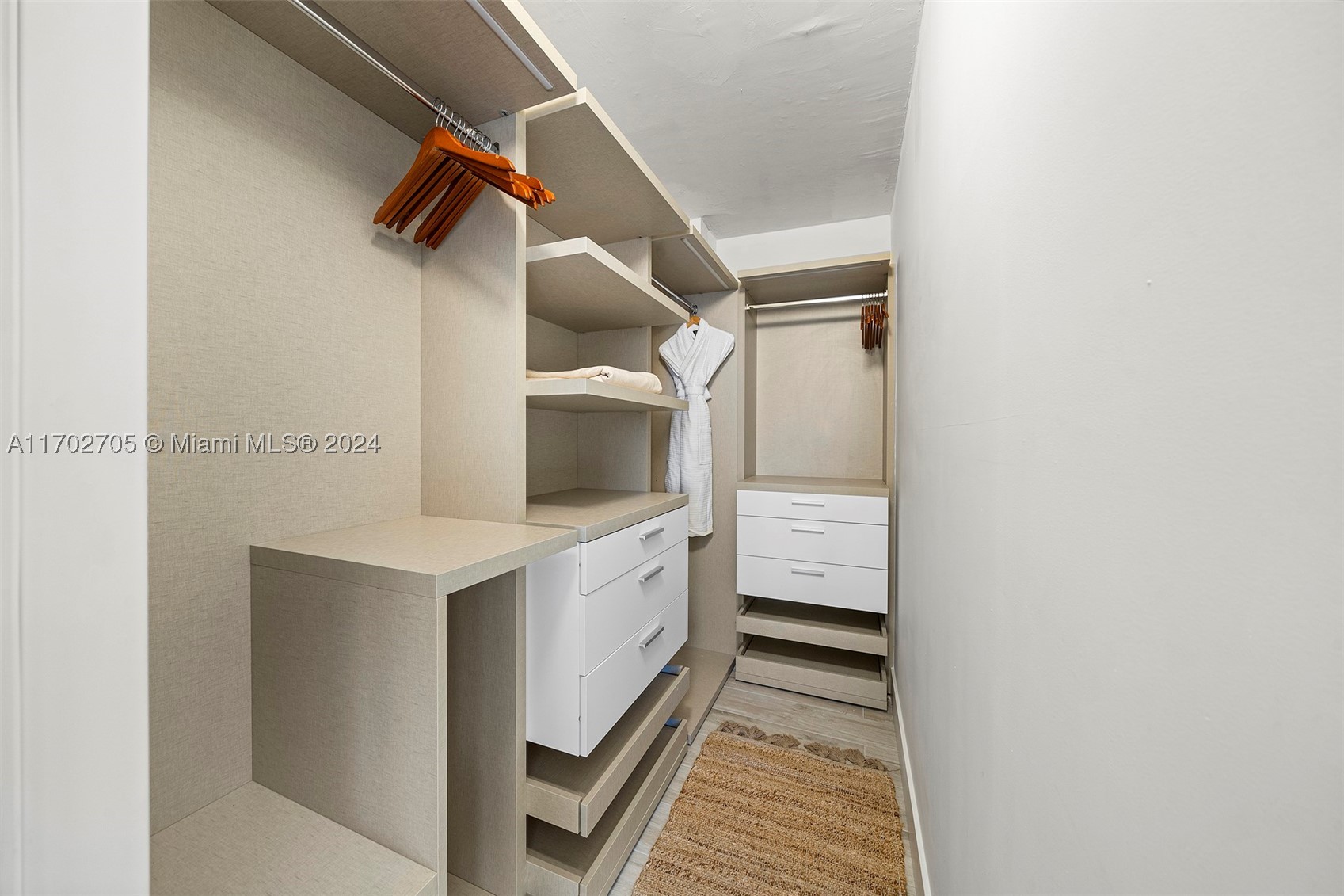 A11702705 Property Photo 21