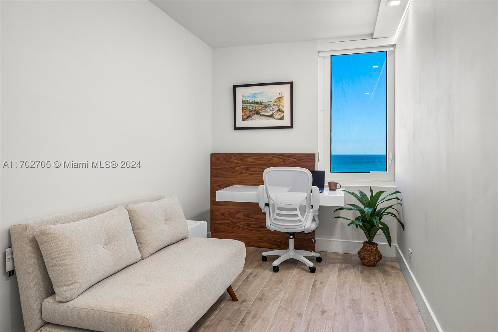 A11702705 Property Photo 25