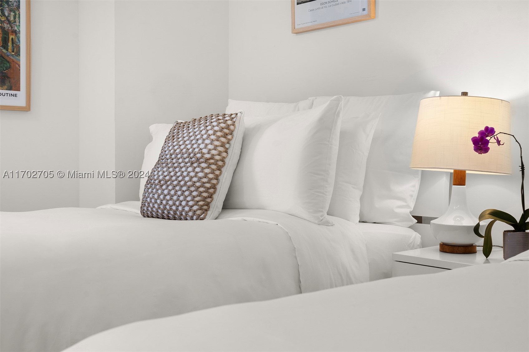 A11702705 Property Photo 34