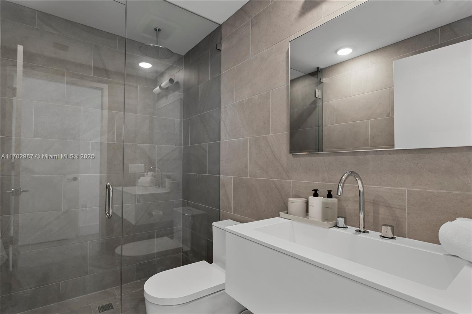 6800 Indian Creek Dr Ph2 Property Photo 25