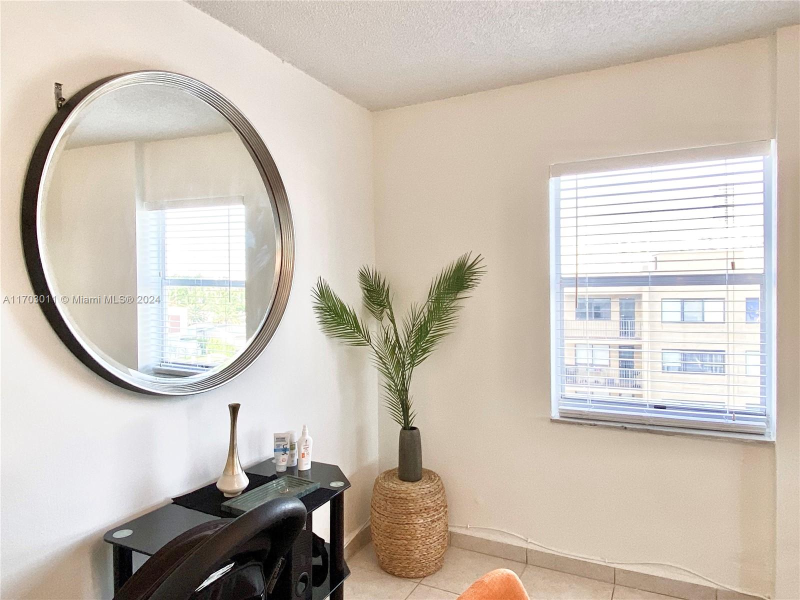 401 Golden Isles Dr 505 Property Photo 6