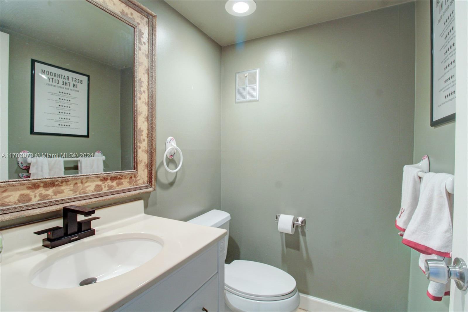730 E Coco Plum Cir 3 Property Photo 10